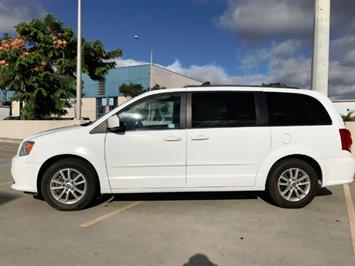 2015 Dodge Grand Caravan SXT   *****WE FINANCE*****  7 PASSENGER  AFFORDABLE ! - Photo 2 - Honolulu, HI 96818