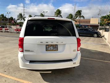 2015 Dodge Grand Caravan SXT   *****WE FINANCE*****  7 PASSENGER  AFFORDABLE ! - Photo 4 - Honolulu, HI 96818
