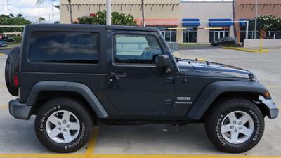 2017 Jeep Wrangler Sport  REMOVEABLE HARD TOP ! LIFE IN HAWAII !  4X4! ANOTHER RARE FIND ! - Photo 5 - Honolulu, HI 96818