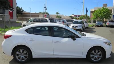 2014 Mazda Mazda3 i SV   *WE FINANCE*  STYLE & BEAUTY  GAS SAVER! - Photo 5 - Honolulu, HI 96818