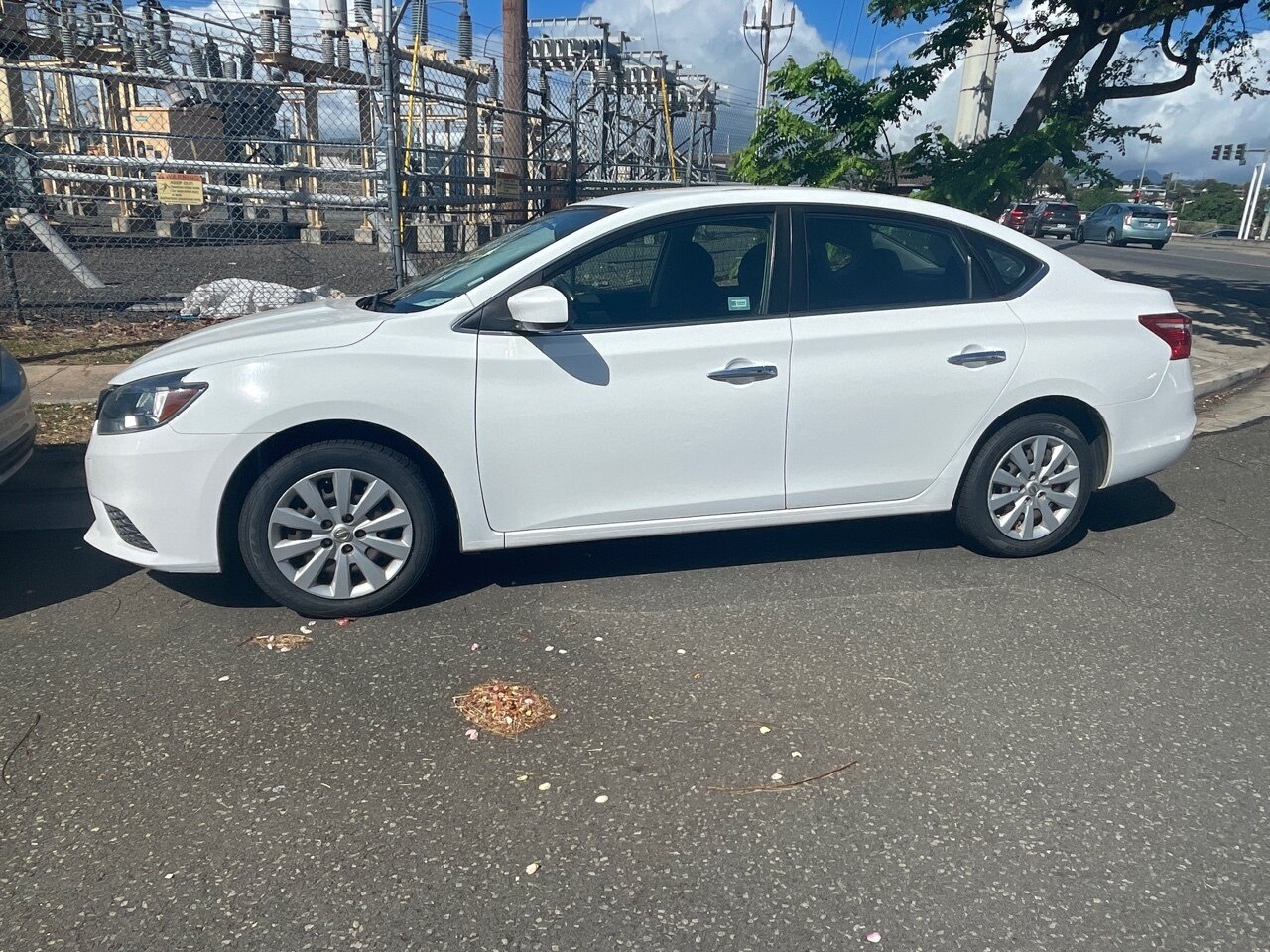 2016 Nissan Sentra SV  MIDSIZE COMFORT ! GAS SAVER ! - Photo 1 - Honolulu, HI 96818