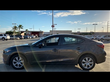 2015 Mazda Mazda3 i SV  STYLE & BEAUTY  GAS SAVER! - Photo 8 - Honolulu, HI 96818