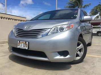 2015 Toyota Sienna LE  LOADED! Minivan - Photo 1 - Honolulu, HI 96818