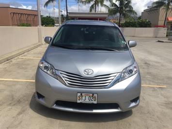 2015 Toyota Sienna LE  LOADED! Minivan - Photo 4 - Honolulu, HI 96818