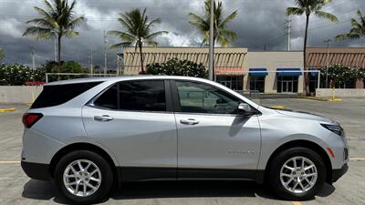 2022 Chevrolet Equinox LT  4 WHEEL DRIVE ! SUPER LOW MILES ! - Photo 6 - Honolulu, HI 96818