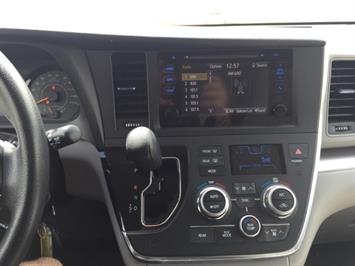 2015 Toyota Sienna LE 8-Passenger  XtraEquipment LOADED! - Photo 18 - Honolulu, HI 96818