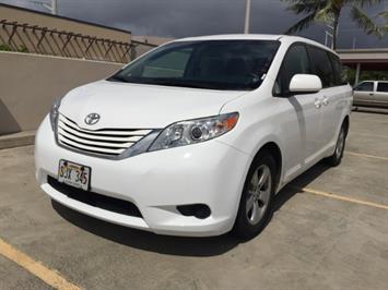 2015 Toyota Sienna LE 8-Passenger  XtraEquipment LOADED! - Photo 2 - Honolulu, HI 96818