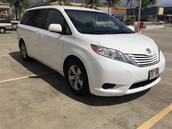 2015 Toyota Sienna LE 8-Passenger  XtraEquipment LOADED! - Photo 10 - Honolulu, HI 96818