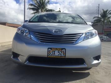 2015 Toyota Sienna LE 7-Passenger  RELIABLE & COMFORTABLE ! - Photo 4 - Honolulu, HI 96818