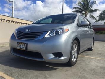 2015 Toyota Sienna LE 7-Passenger  RELIABLE & COMFORTABLE ! - Photo 2 - Honolulu, HI 96818