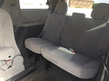 2015 Toyota Sienna LE 7-Passenger  RELIABLE & COMFORTABLE ! - Photo 17 - Honolulu, HI 96818