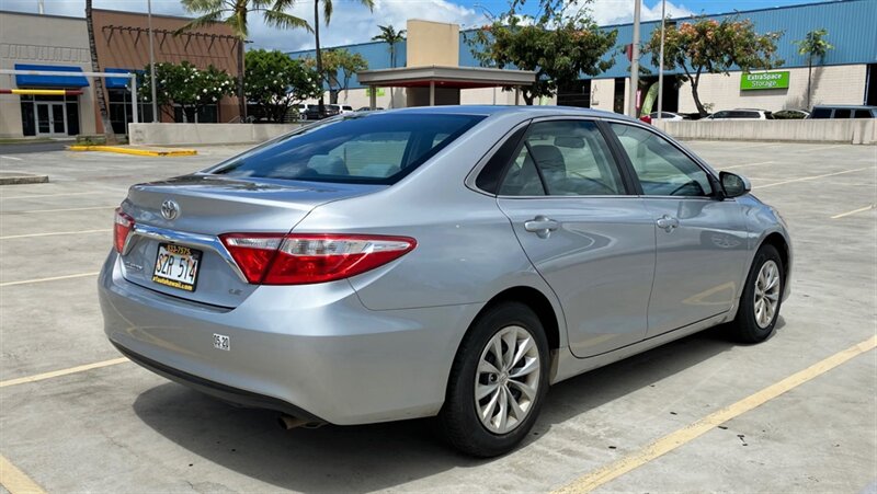 2017 Toyota Camry LE photo