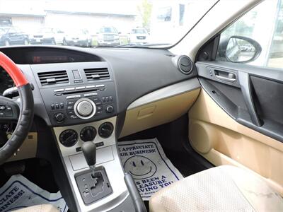2010 Mazda Mazda3 i Touring   - Photo 11 - Kearney, NE 68847