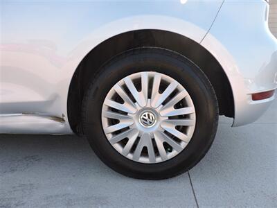 2010 Volkswagen Golf 2.5L PZEV - Photo 8 - Grand Island, NE 68801