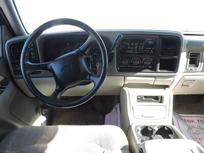 2001 Chevrolet Suburban 1500 LS   - Photo 11 - Lexington, NE 68850