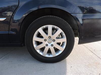 2015 Chrysler Town & Country Touring   - Photo 8 - Lexington, NE 68850