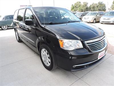 2015 Chrysler Town & Country Touring   - Photo 4 - Lexington, NE 68850