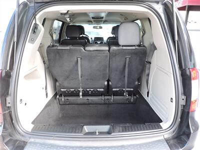 2015 Chrysler Town & Country Touring   - Photo 13 - Lexington, NE 68850