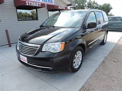 2015 Chrysler Town & Country Touring   - Photo 2 - Lexington, NE 68850