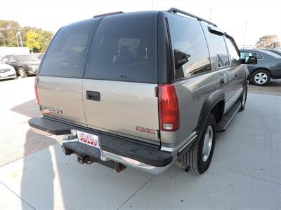 1999 GMC Yukon SLE   - Photo 5 - Lexington, NE 68850