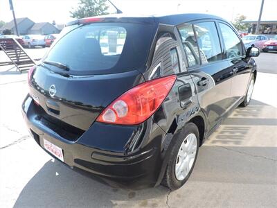 2011 Nissan Versa 1.8 S   - Photo 5 - Grand Island, NE 68801