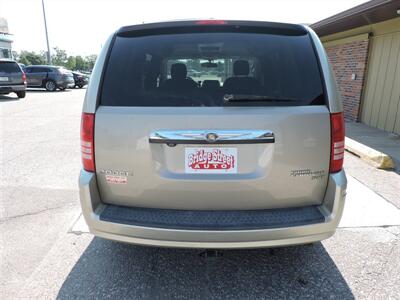 2010 Chrysler Town & Country Touring   - Photo 6 - Kearney, NE 68847