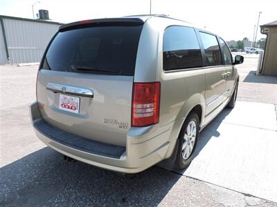 2010 Chrysler Town & Country Touring   - Photo 5 - Kearney, NE 68847