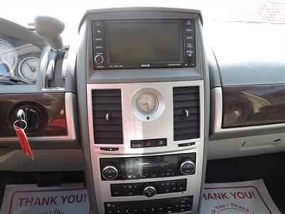 2010 Chrysler Town & Country Touring   - Photo 19 - Kearney, NE 68847