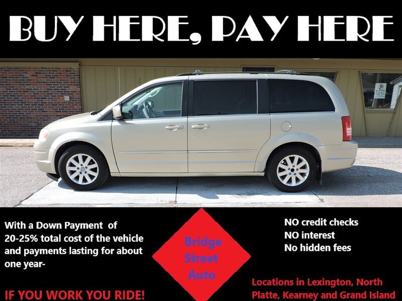 2010 Chrysler Town & Country Touring  