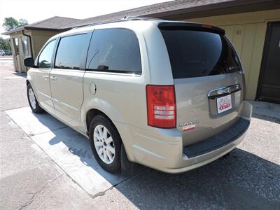 2010 Chrysler Town & Country Touring   - Photo 7 - Kearney, NE 68847
