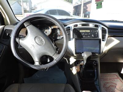 2002 Toyota Highlander   - Photo 13 - Grand Island, NE 68801