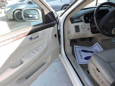 2011 Cadillac DTS Luxury Collection   - Photo 16 - Lexington, NE 68850