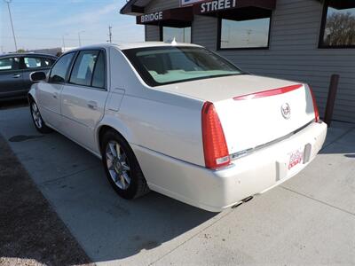 2011 Cadillac DTS Luxury Collection   - Photo 7 - Lexington, NE 68850
