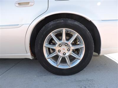 2011 Cadillac DTS Luxury Collection   - Photo 8 - Lexington, NE 68850