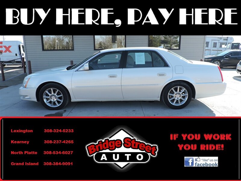 2011 Cadillac DTS Luxury Collection   - Photo 1 - Lexington, NE 68850