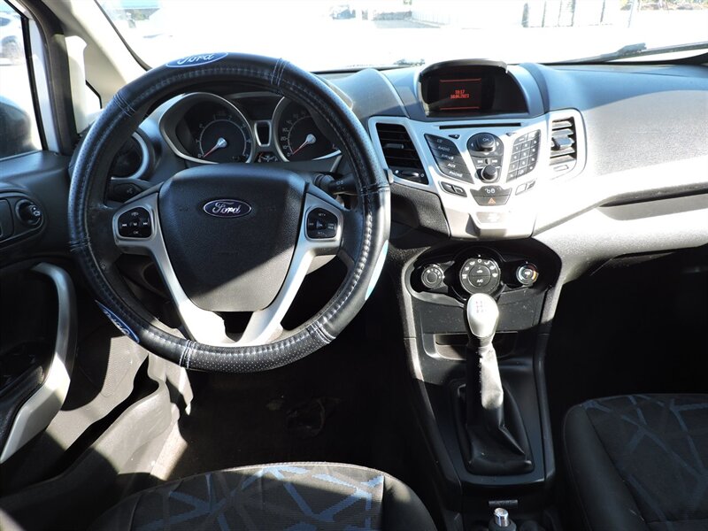 2011 Ford Fiesta SE photo