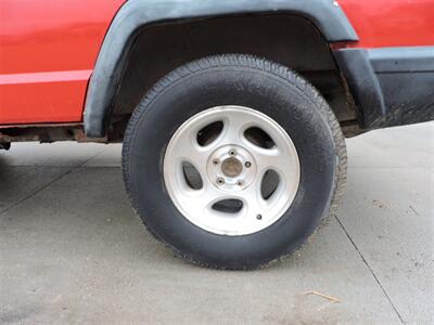 1998 Jeep Cherokee SE   - Photo 8 - Grand Island, NE 68801