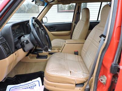 1998 Jeep Cherokee SE   - Photo 9 - Grand Island, NE 68801