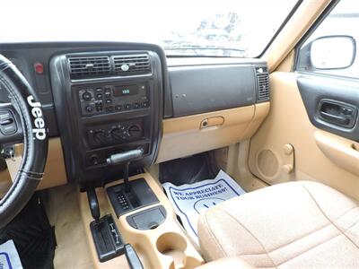 1998 Jeep Cherokee SE   - Photo 11 - Grand Island, NE 68801