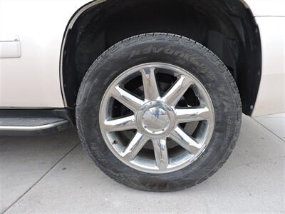 2011 GMC Yukon Denali   - Photo 8 - Lexington, NE 68850