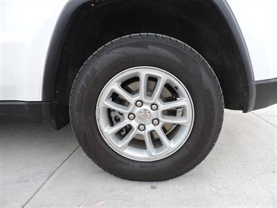 2020 Jeep Grand Cherokee Laredo - Photo 8 - Lexington, NE 68850