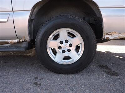2004 Chevrolet Suburban 1500 LS   - Photo 8 - North Platte, NE 69101