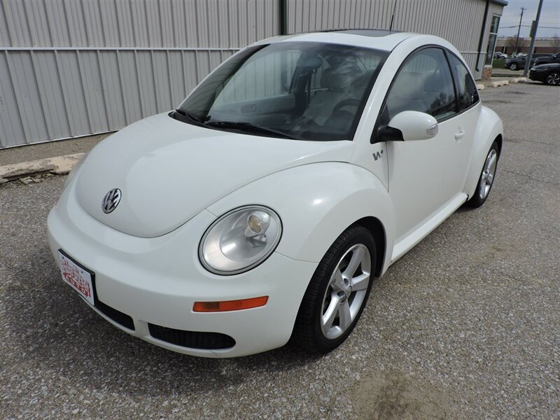 2008 Volkswagen New Beetle Triple White photo