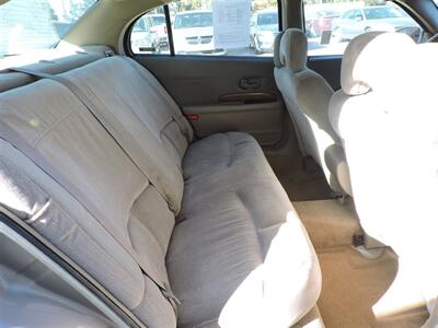 2001 Buick LeSabre Custom   - Photo 11 - Grand Island, NE 68801