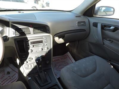 2004 Volvo V70 2.4 - Photo 13 - Kearney, NE 68847