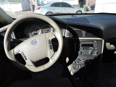 2004 Volvo V70 2.4 - Photo 12 - Kearney, NE 68847