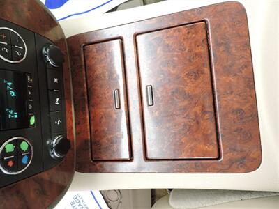 2011 Chevrolet Suburban LTZ - Photo 22 - Lexington, NE 68850