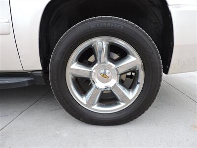 2011 Chevrolet Suburban LTZ - Photo 8 - Lexington, NE 68850