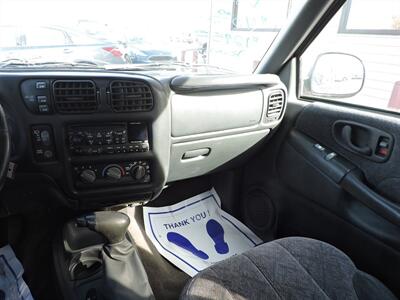 1998 GMC Jimmy SLS Sport - Photo 15 - Lexington, NE 68850