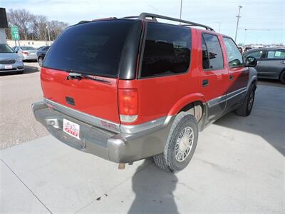 1998 GMC Jimmy SLS Sport - Photo 5 - Lexington, NE 68850